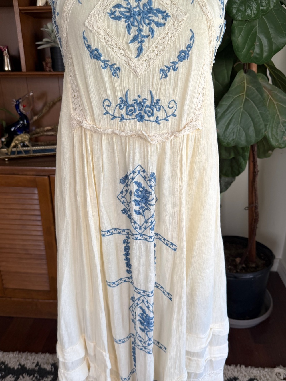 Free People Diamond in the Sky Cream Blue Embroidered Boho Sun Midi Dress XS - Picture 5 of 15